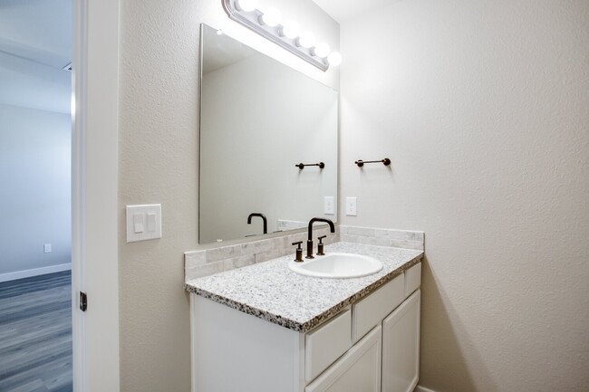 Building Photo - Like New Construction in Cooper District!