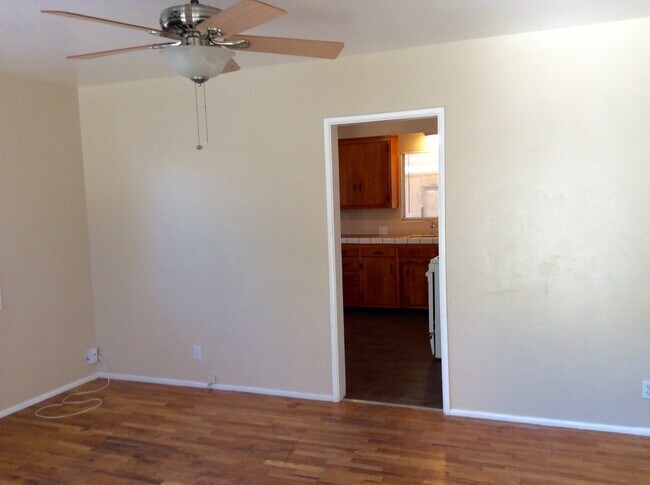 Building Photo - 2923 Peerless Ave