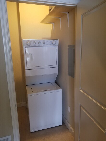 Washer/Dryer - 5401 S Park Terrace Ave