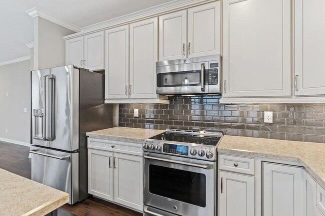 Building Photo - 5912 Danann Dr