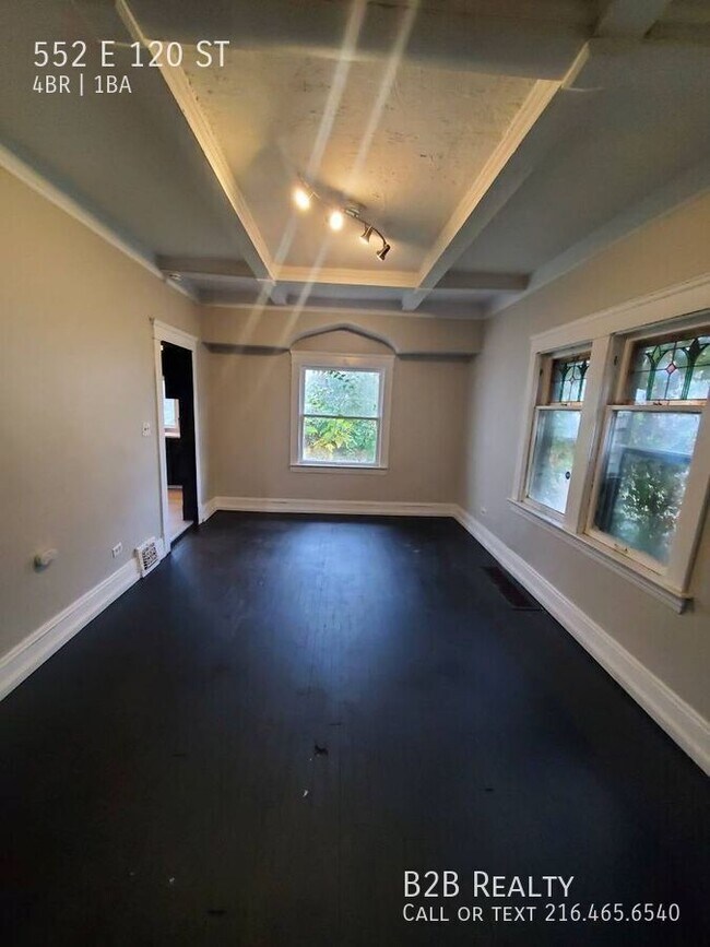 Building Photo - 552 E 120th St