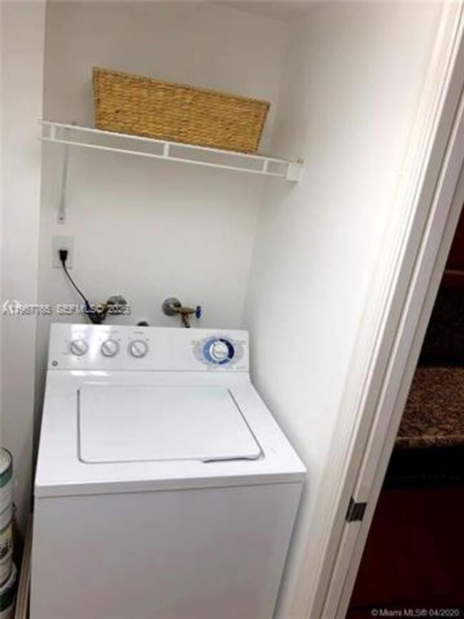 Building Photo - 6917 Collins Ave