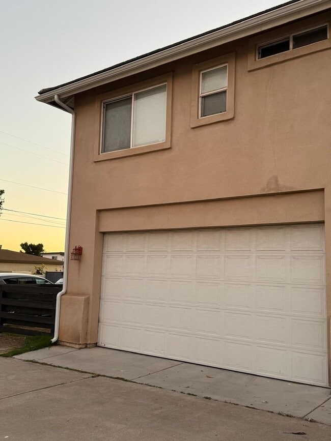 Building Photo - Charming Home Just Minutes from the Beach!