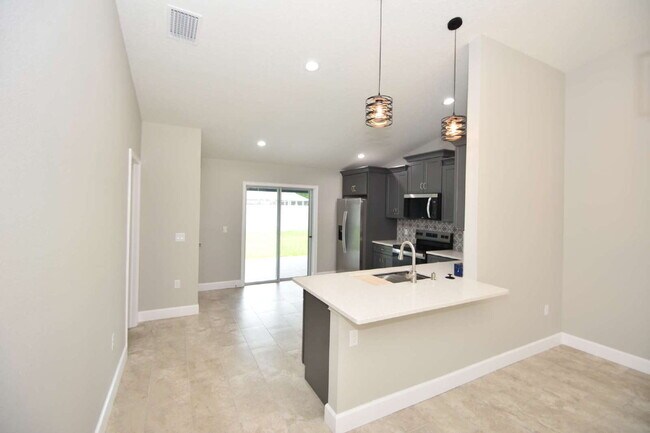 Building Photo - 86 Laramie Dr