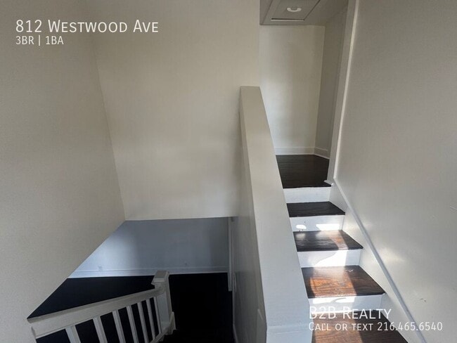 Building Photo - 812 Westwood Ave