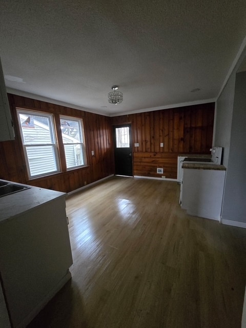 Building Photo - 1600 E 49th St