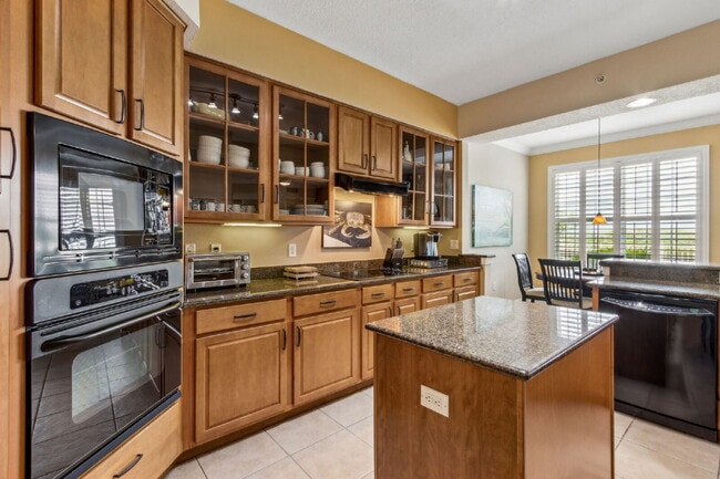 Building Photo - Fully Furnished 3/3 Ocean Grande Condo