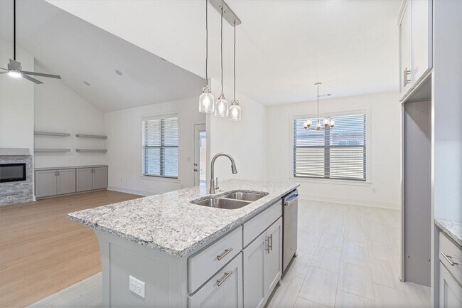 Building Photo - 7004 SW Basswood Ave