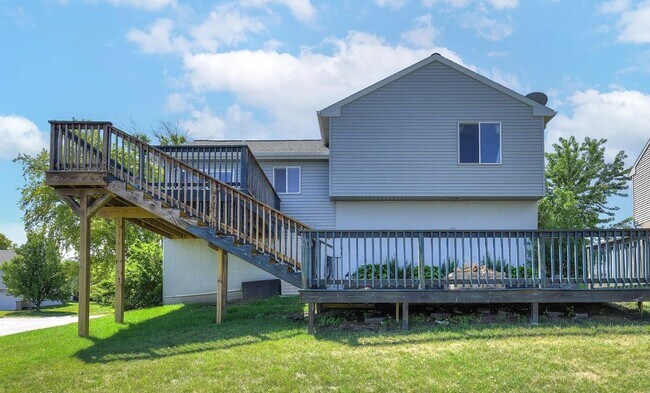 Building Photo - 7910 Redick Ave