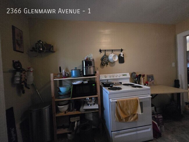 Building Photo - 2366 Glenmawr Ave