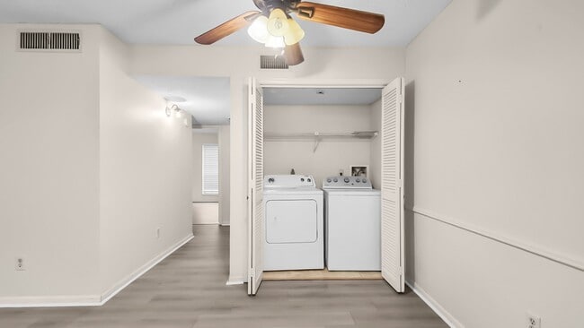 Building Photo - 2120 El Paseo St