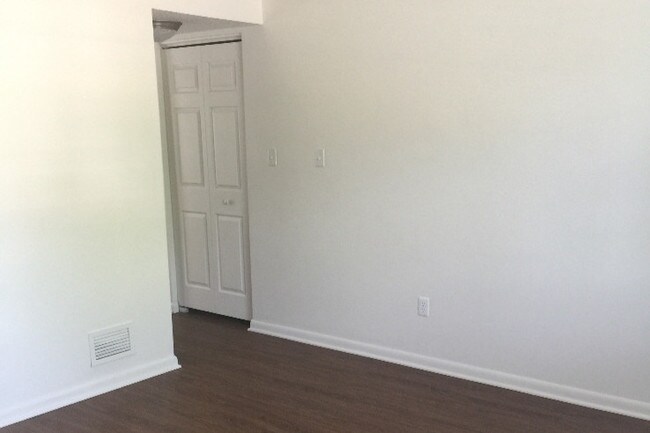 Building Photo - 700 Geneva Ave