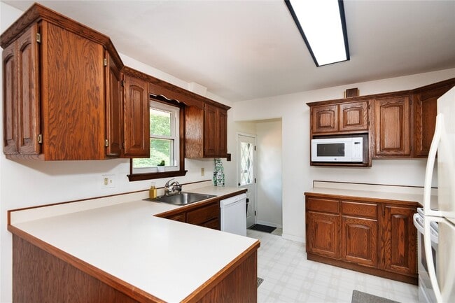 Building Photo - 10411 Antrim Dr