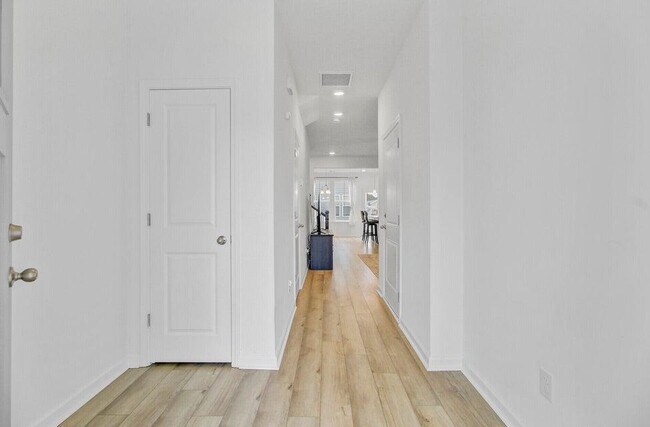 Building Photo - 770 Trotters Ln