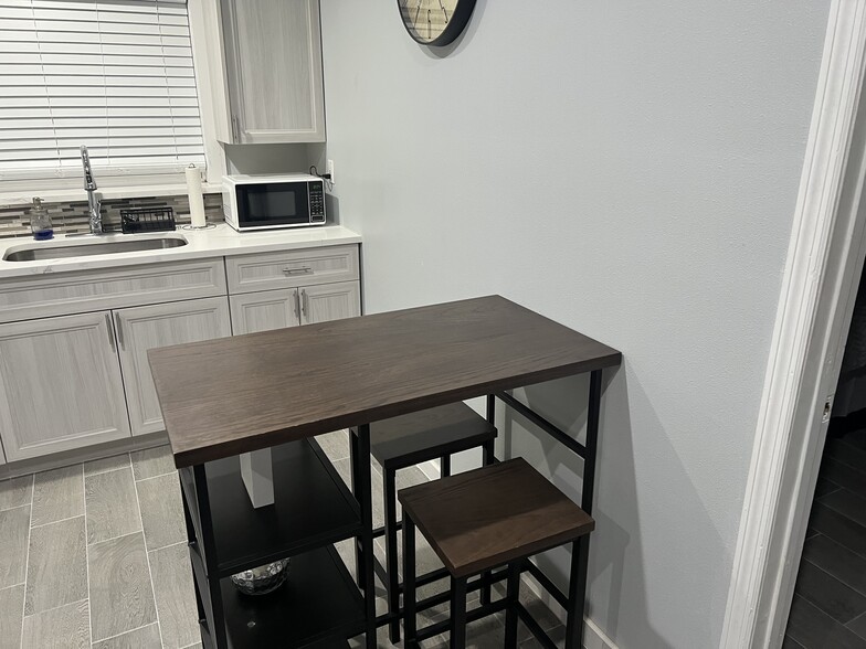 Building Photo - 1345 Hazel St NW