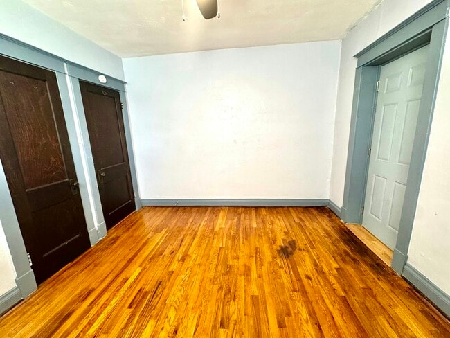 Building Photo - 5120-5122 Goethe Ave