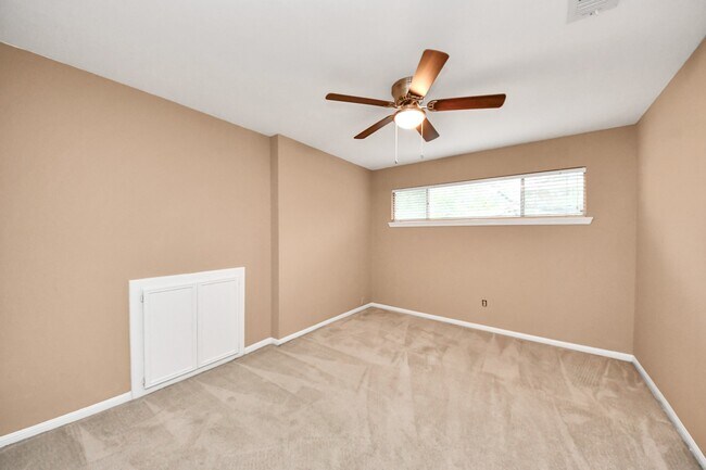 Building Photo - 15126 Trailside Dr