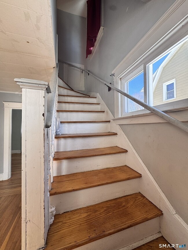 Building Photo - 269 Helen St