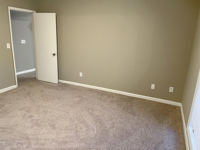 Building Photo - 9032 Gardener Dr