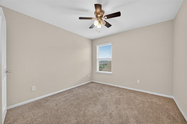 Building Photo - 3026 Village Creek Dr