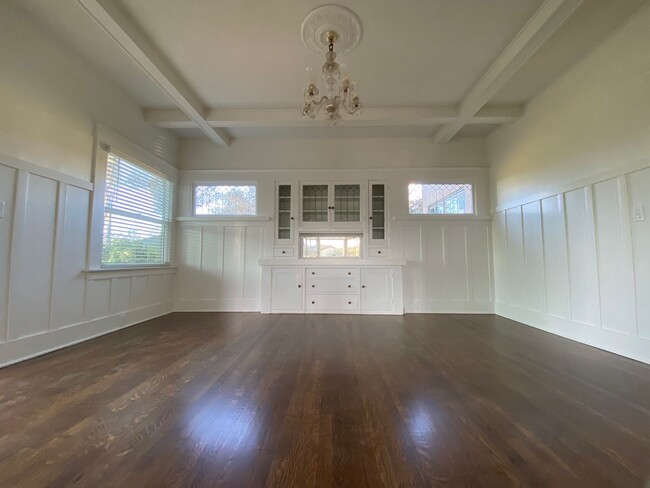 Building Photo - Remodeled Gorgeous House on Cul-de-Sac AND...