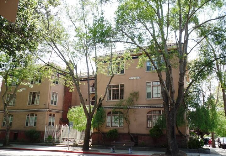 Building Photo - 3100 College Ave