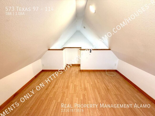 Building Photo - AVAILABLE NOW! 1 Bedroom / 1 Bath Lodge w/...