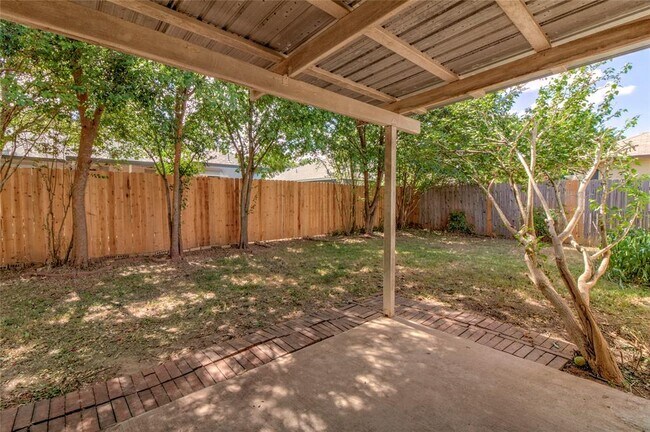 Building Photo - 109 Azalea Dr