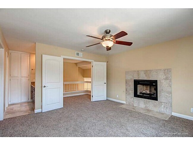 Building Photo - 3 Bedroom 2.5 Bath Home Near Lake Calavera!