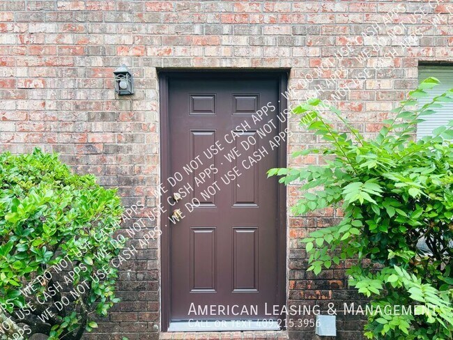 Primary Photo - 4675 Collier St