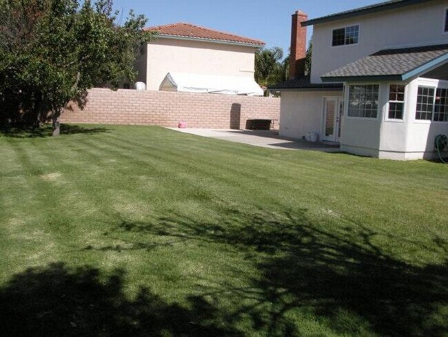 Building Photo - 485 Meadowbrook Dr