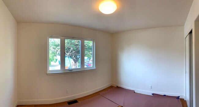 Building Photo - 450 Loma Vista Terrace