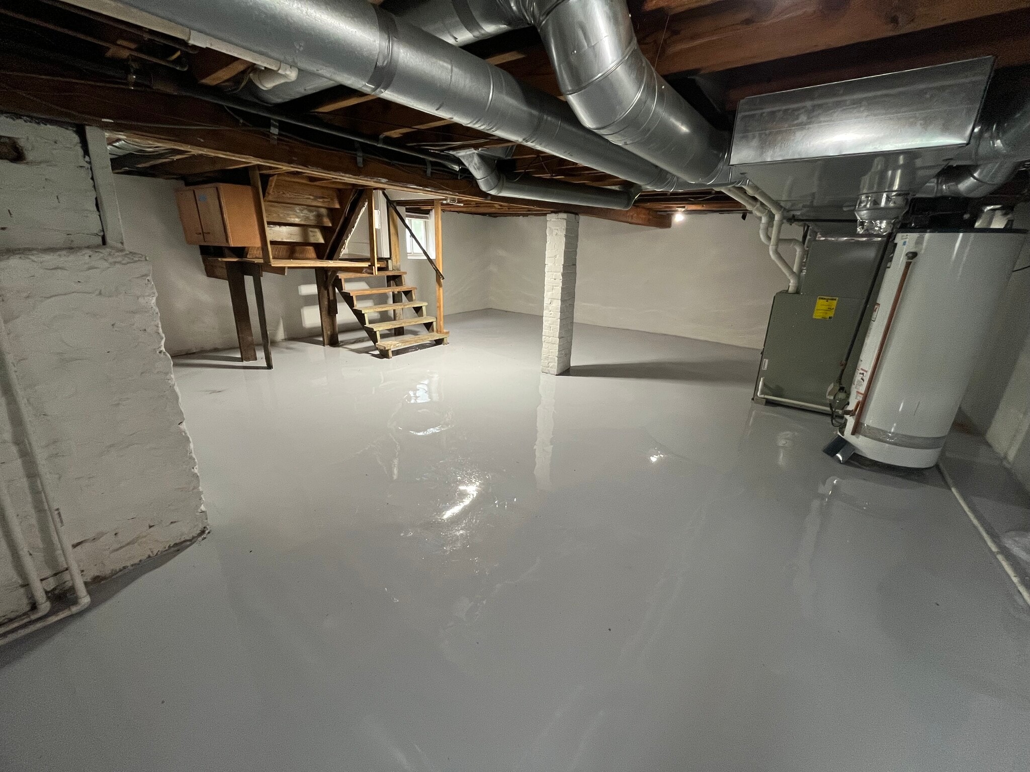 Basement Luxury refinished glossed floors! - 29 E Northwood Ave