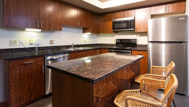 Building Photo - Garden View 1 Bedroom Loft Ready for move in