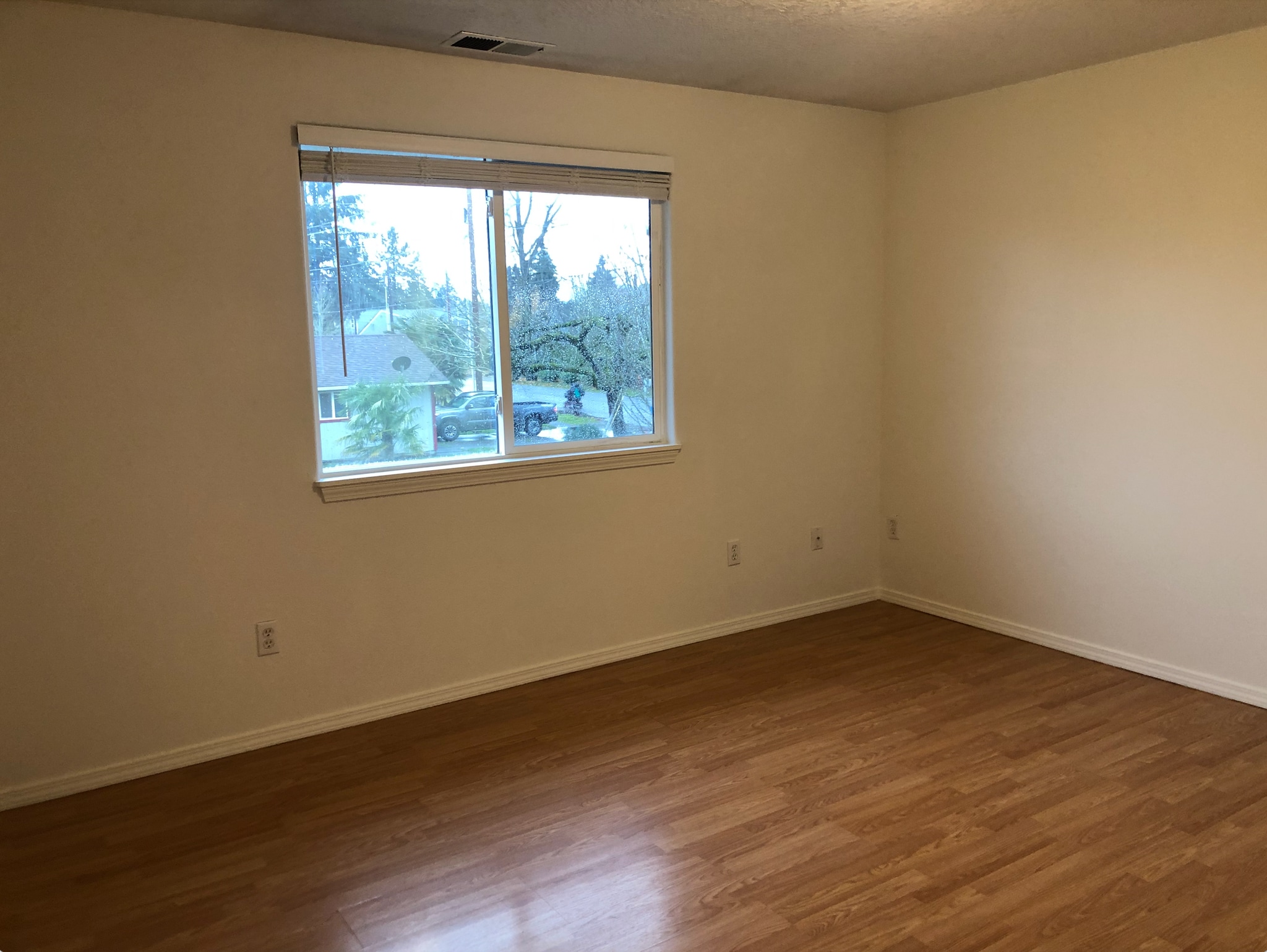 Building Photo - 4225 Mahrt Ave SE