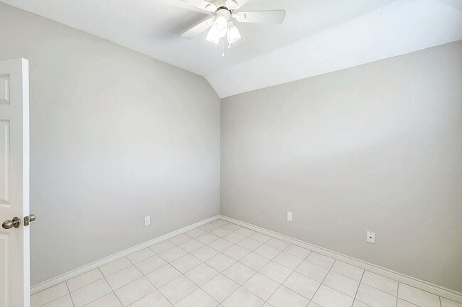 Building Photo - 3-Bedroom Home for Lease in Carrollton – U...