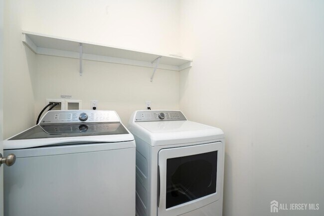 Building Photo - 3403 Jordan Dr