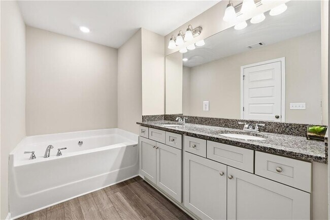 Building Photo - 334 Melody Ln