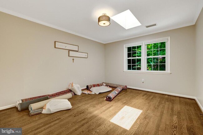 Building Photo - 7845 Old Dominion Dr