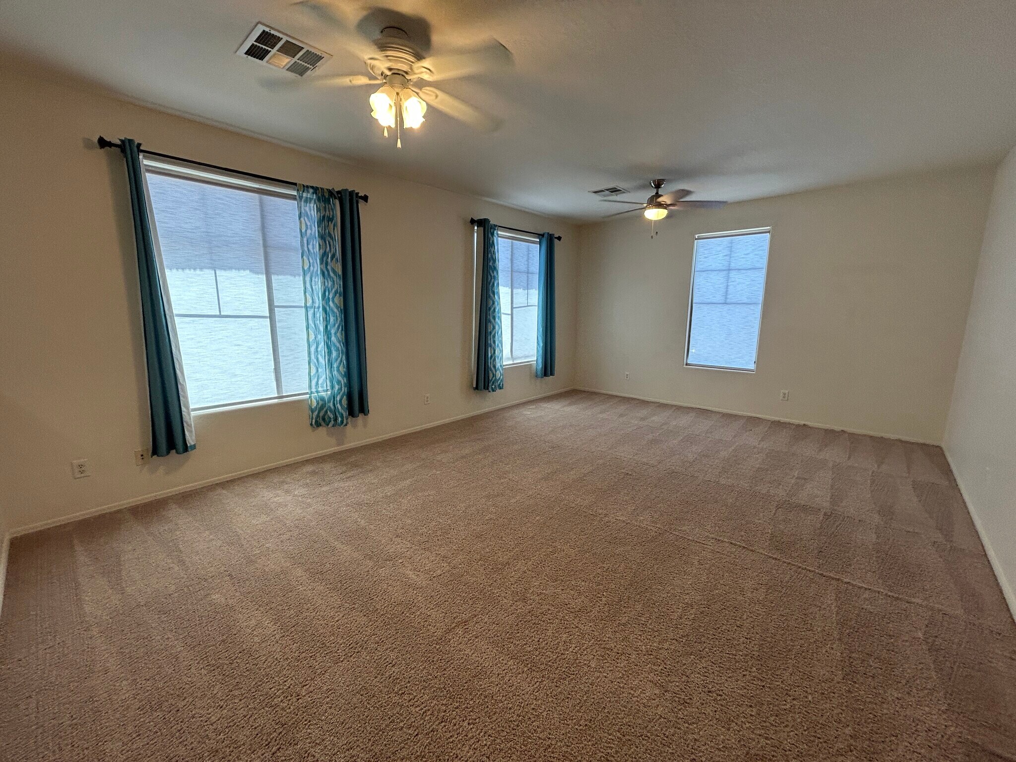 Building Photo - 3161 S Southwind Dr