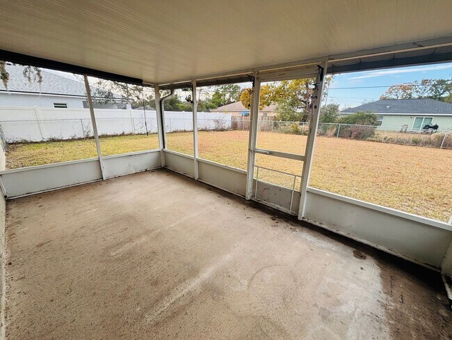 Building Photo - Charming 3 Bed 2 Bath House W/ Solar Panels