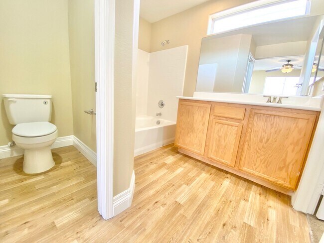 Building Photo - BEAUTIFUL 3 BEDROOM 2.5 BATHROOM 2 CAR GAR...