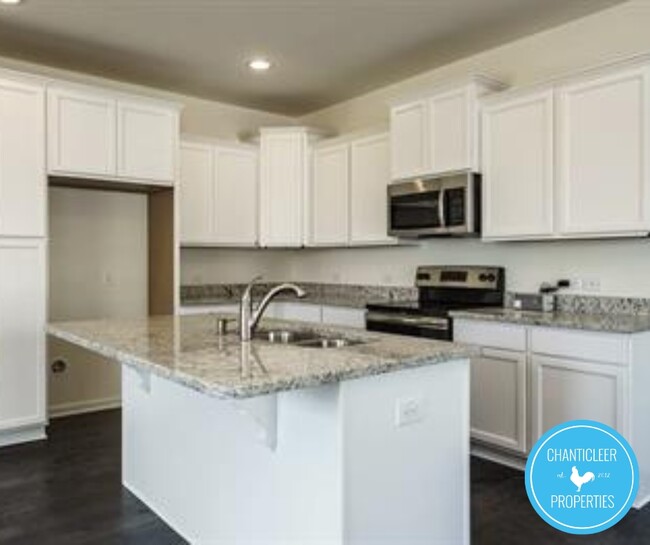 Building Photo - 5830 Crestlawn Ct