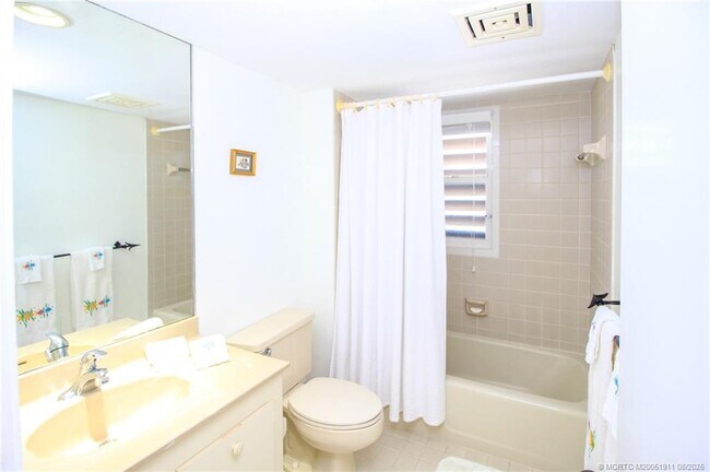 Building Photo - 4540 NE Sandpebble Trce