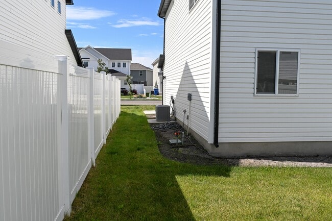 Building Photo - 1463 W 2055 S