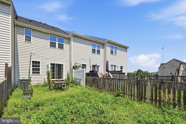 Building Photo - 174 Ontario Dr