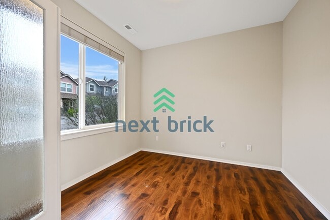 Building Photo - Spacious 3-Bedroom Lynnwood Retreat with 2230 sqft of Comfort!