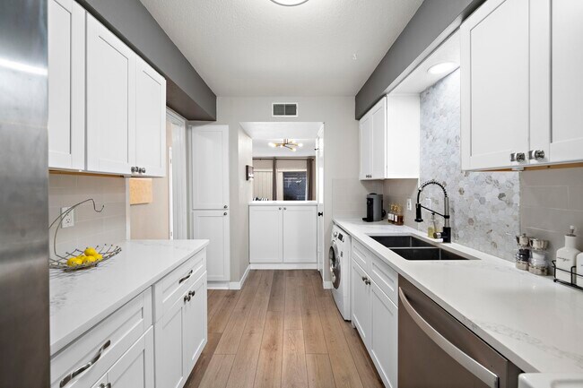 Building Photo - 6485 Burgoyne Rd