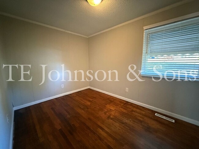 Building Photo - Charming 3BR/2BA Home with Hardwood Floors, Bonus Room & Outdoor Living