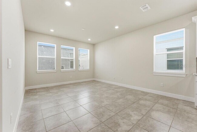 Building Photo - 14037 Kauai Dr